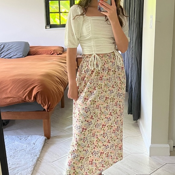 White eyelet peasant top - Picture 3 of 4